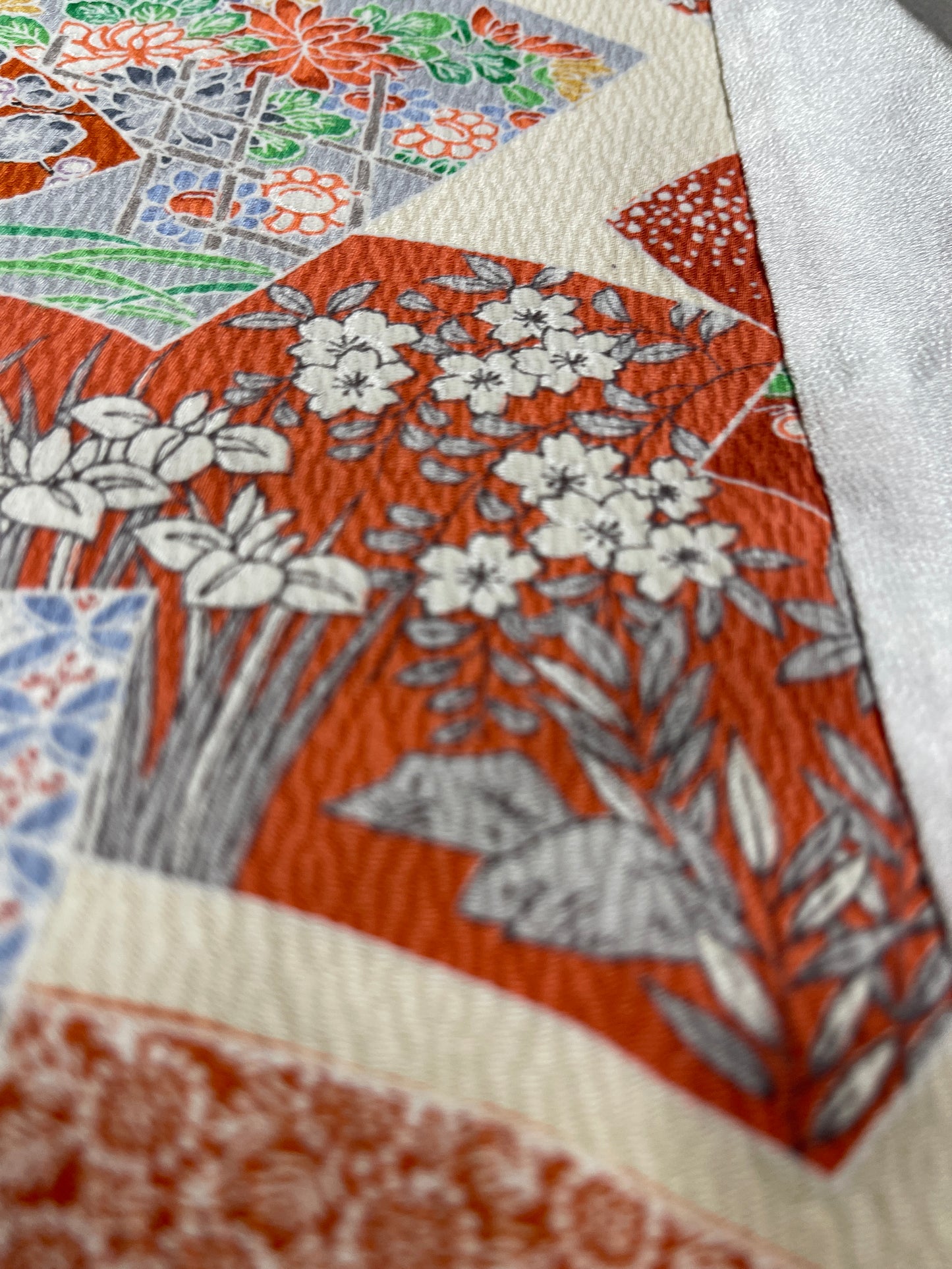 Shāl Hime – شال هيمه من KIMONO Handcrafted Japanese Kimono Shawl – One of a Kind