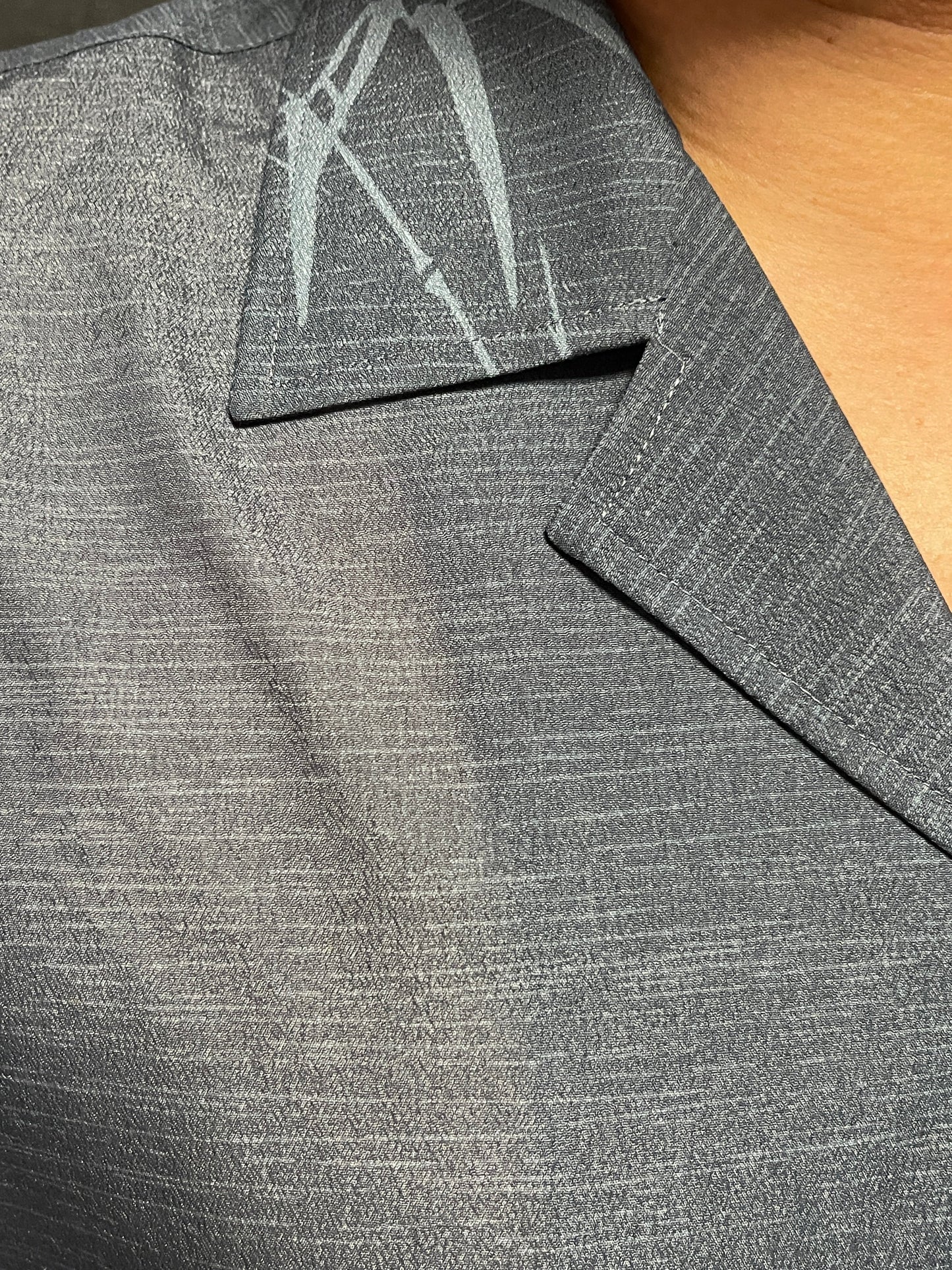 【着物メンズシャツ】新作!金運上昇のシンボル虎と古来からの守り神である龍の柄を施された粋なアロハ