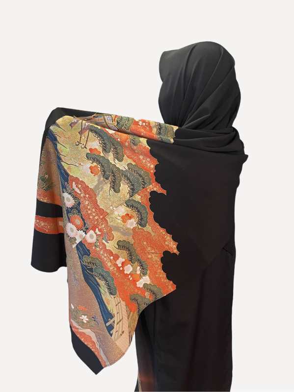 Muslim senang. Hijab terbuat dari kimono asli