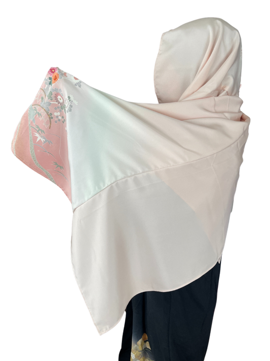 Si vous cherchez des souvenirs dans le monde islamique, que diriez-vous d'un hijab kimono qui est satisfait des musulmans d'Asie du Sud-Est?