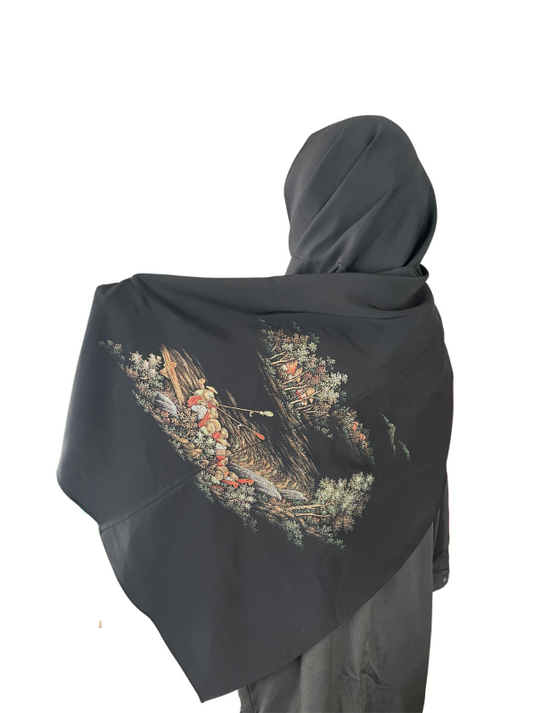 Black -sleeved kimono Hijab that is pleased by Muslims