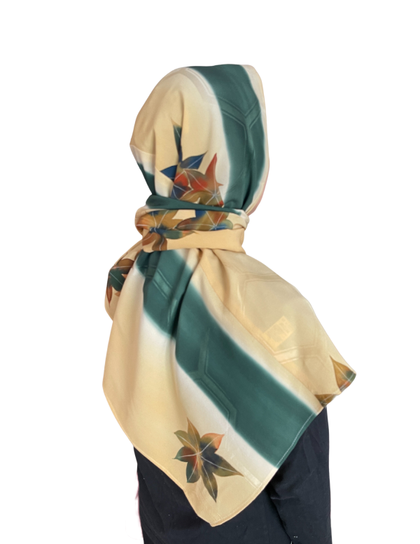 Bamboo crest kimono Hijab that is pleased by Muslims