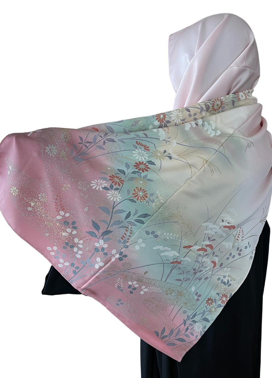 If you are looking for souvenirs in the Islamic world, how about a kimono hijab that is pleased with Southeast Asian Muslims?