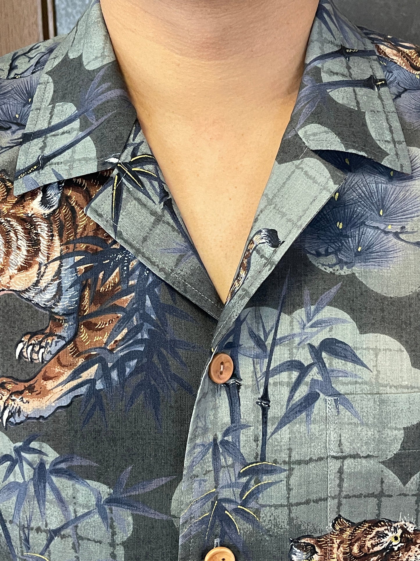 Modèle populaire! [Sécurité des voyages, chanceux chanceux Lucky Charm] Tiger Pattern Aloha